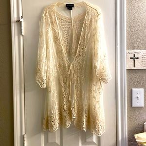 Nordstrom Liv Los Angeles  Crochet Lace Topper Sz XL 14-16 like new